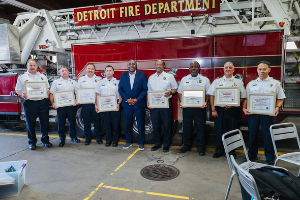 DFD honor 10 members pic1