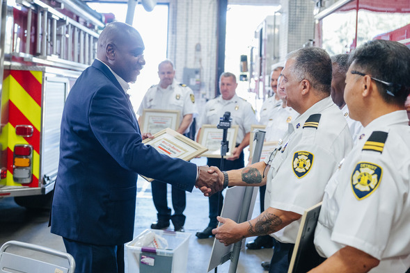DFD honor 10 members pic2