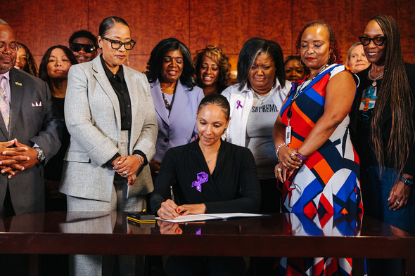 DV Advocate signing pic1